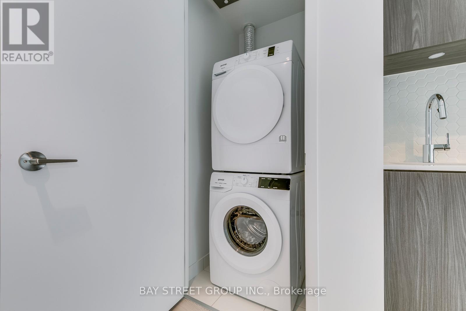 624 - 15 Queens Quay E, Toronto, Ontario  M4J 1Y1 - Photo 17 - C13822908