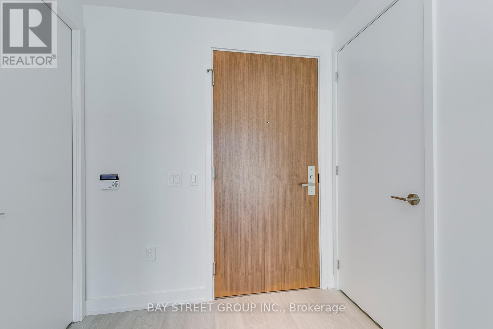 624 - 15 Queens Quay E, Toronto, Ontario  M4J 1Y1 - Photo 3 - C13822908