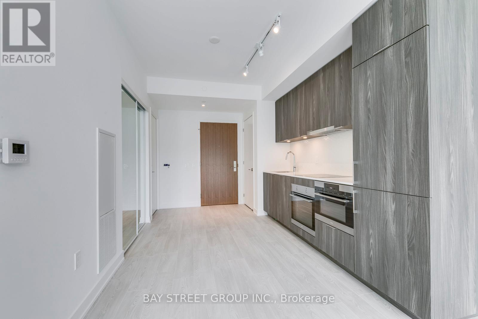 624 - 15 Queens Quay E, Toronto, Ontario  M4J 1Y1 - Photo 4 - C13822908