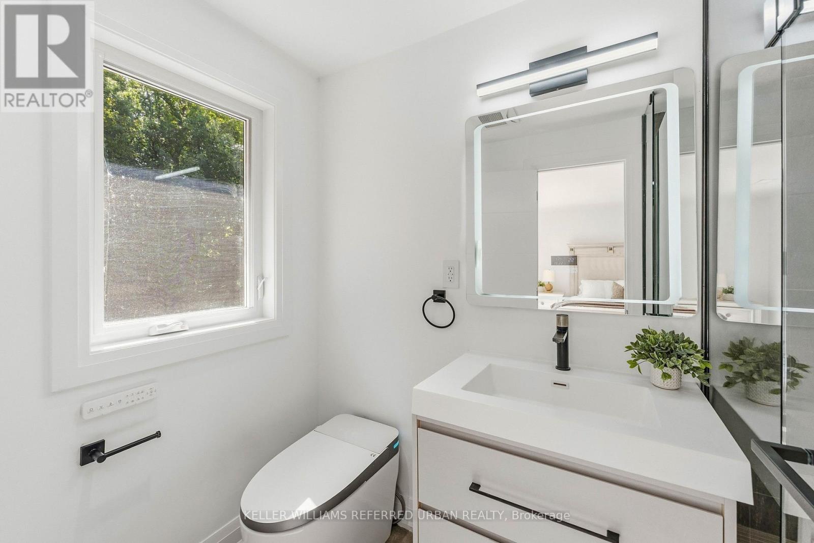 27 Christine Crescent, Toronto (Willowdale West), Ontario  M2R 1A4 - Photo 24 - C13822952