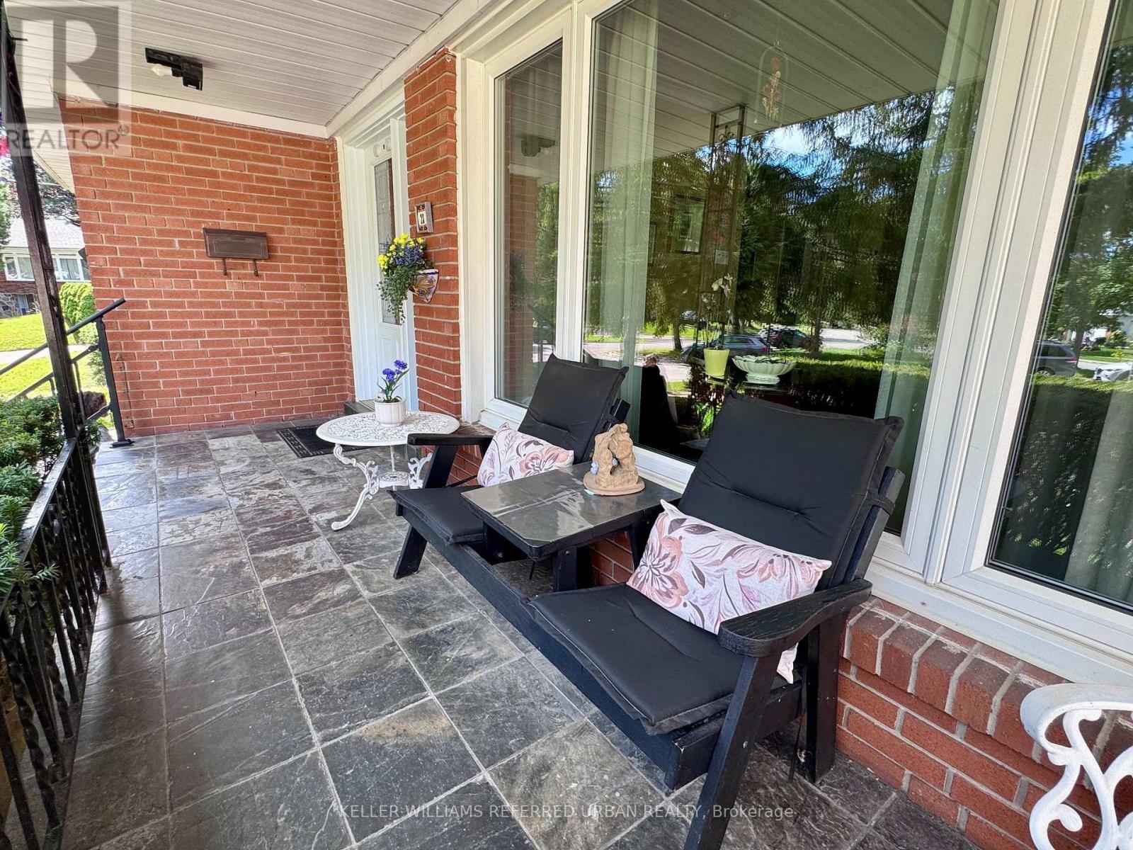 23 Banstock Drive, Toronto, Ontario  M2K 2H5 - Photo 4 - C13822962