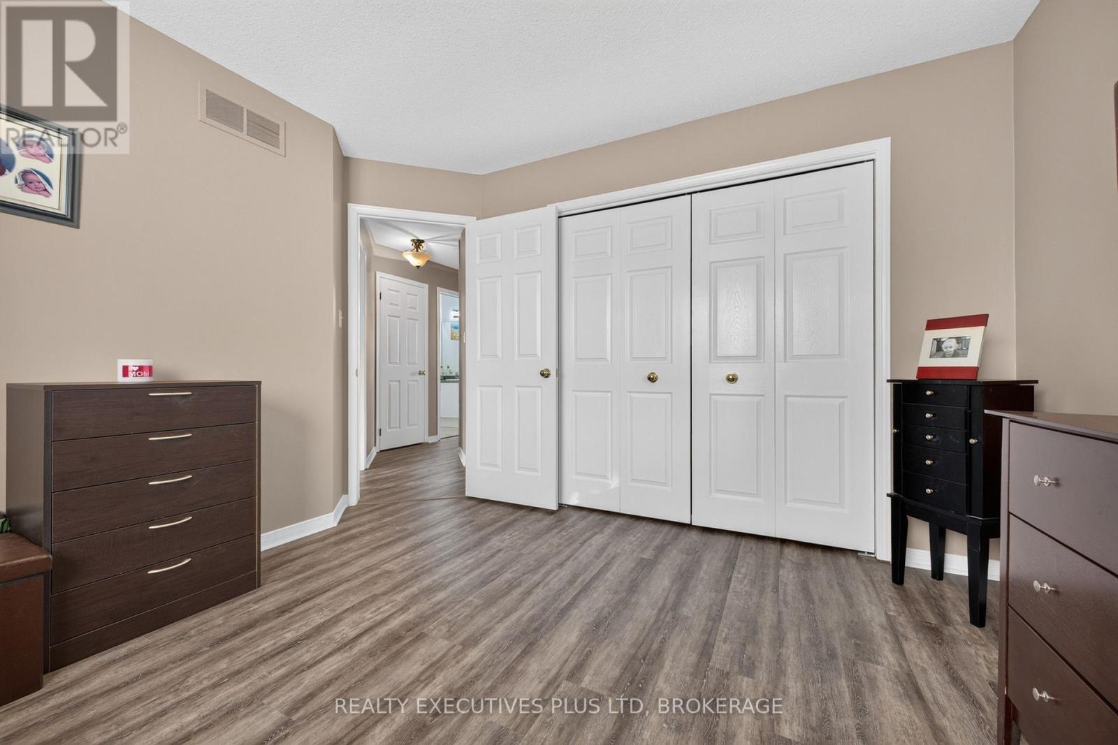 7802 Sabine Drive, Niagara Falls, Ontario  L2H 3E4 - Photo 17 - X13821444