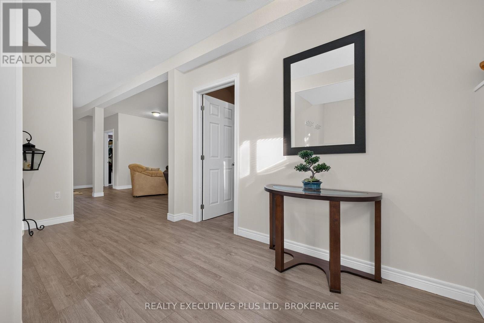 7802 Sabine Drive, Niagara Falls, Ontario  L2H 3E4 - Photo 29 - X13821444