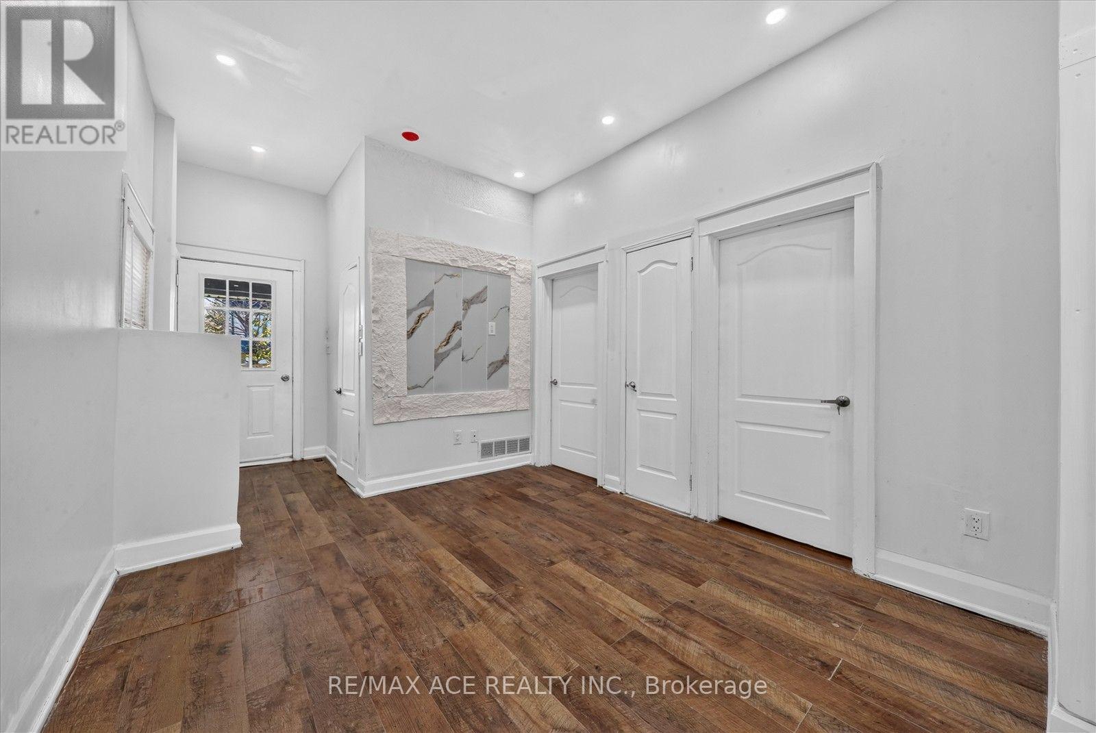 47 Laurel Avenue, Toronto, Ontario  M1K 3J4 - Photo 10 - E13822680