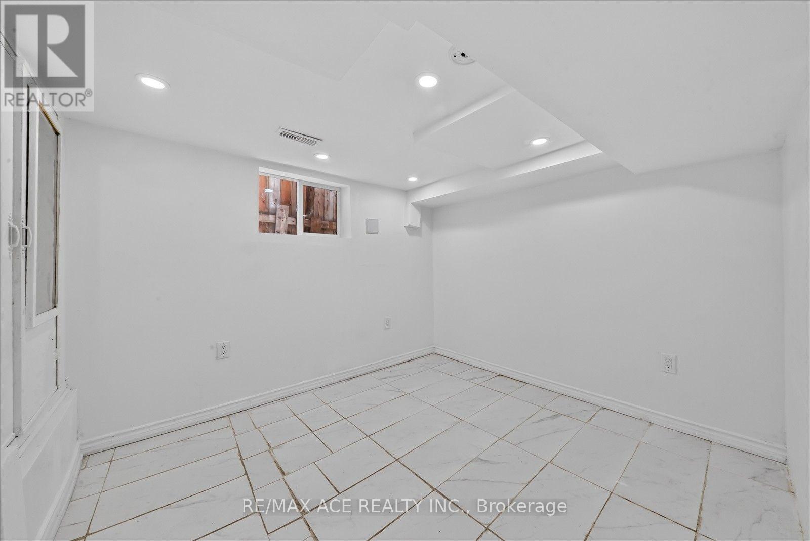 47 Laurel Avenue, Toronto, Ontario  M1K 3J4 - Photo 25 - E13822680