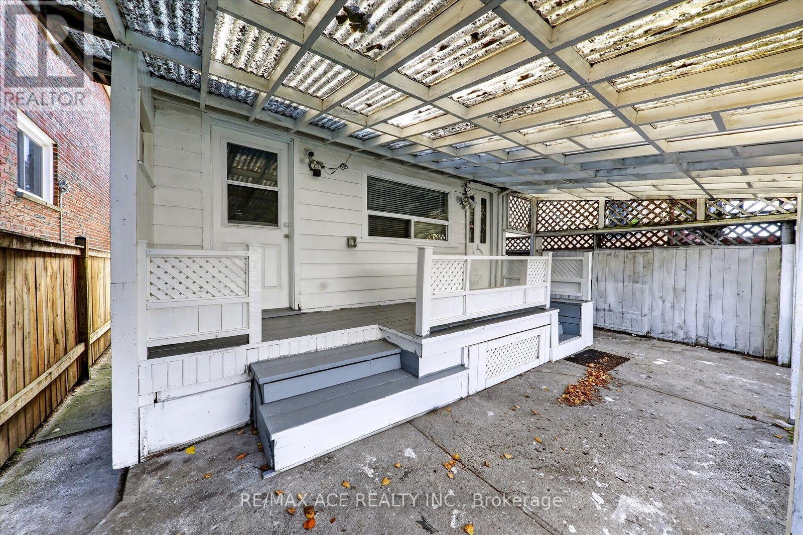 47 Laurel Avenue, Toronto, Ontario  M1K 3J4 - Photo 31 - E13822680