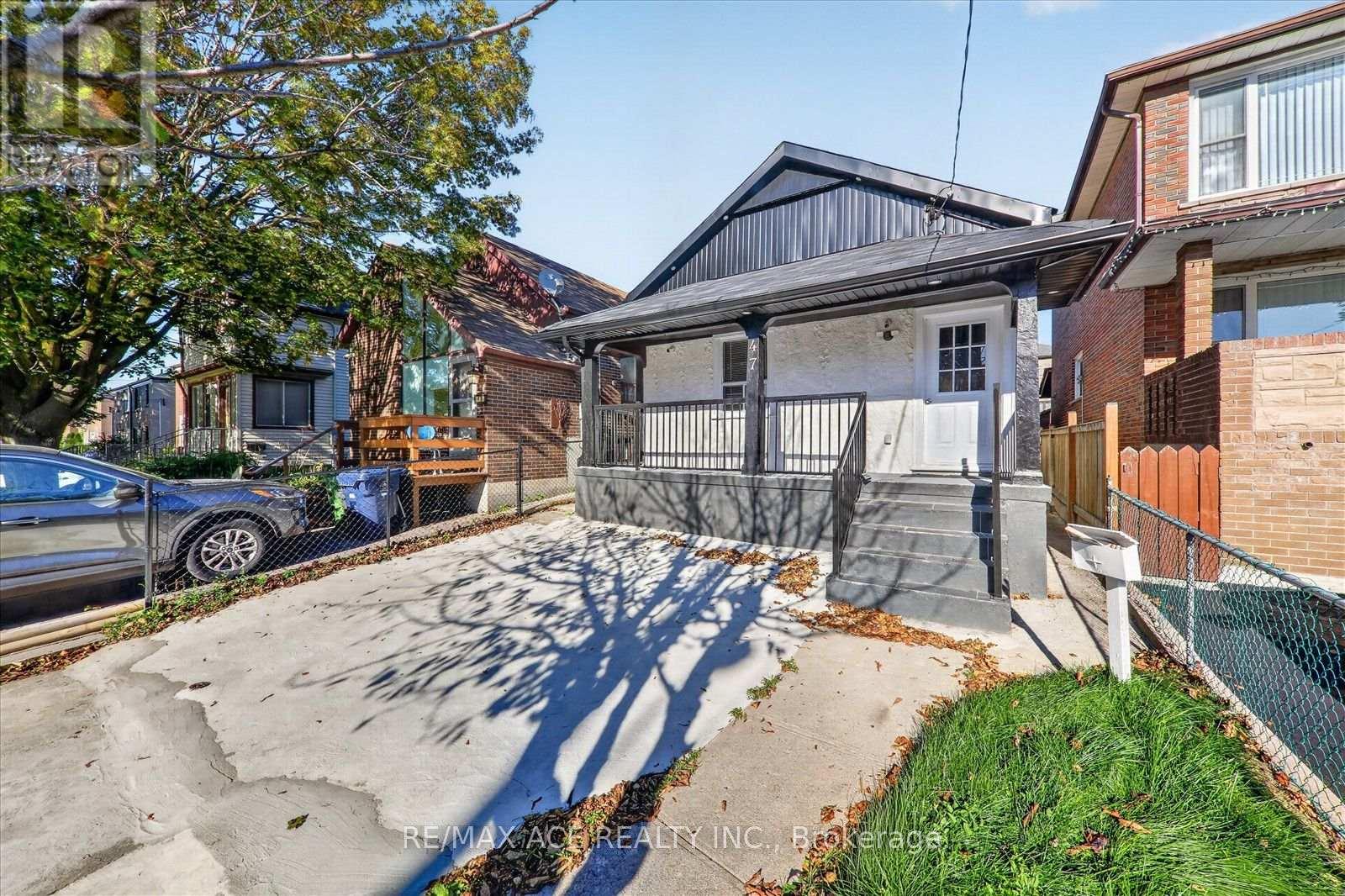 47 Laurel Avenue, Toronto, Ontario  M1K 3J4 - Photo 4 - E13822680