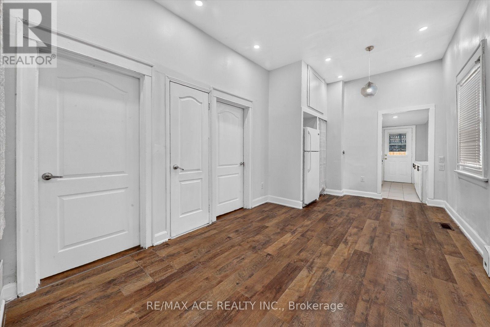 47 Laurel Avenue, Toronto, Ontario  M1K 3J4 - Photo 8 - E13822680