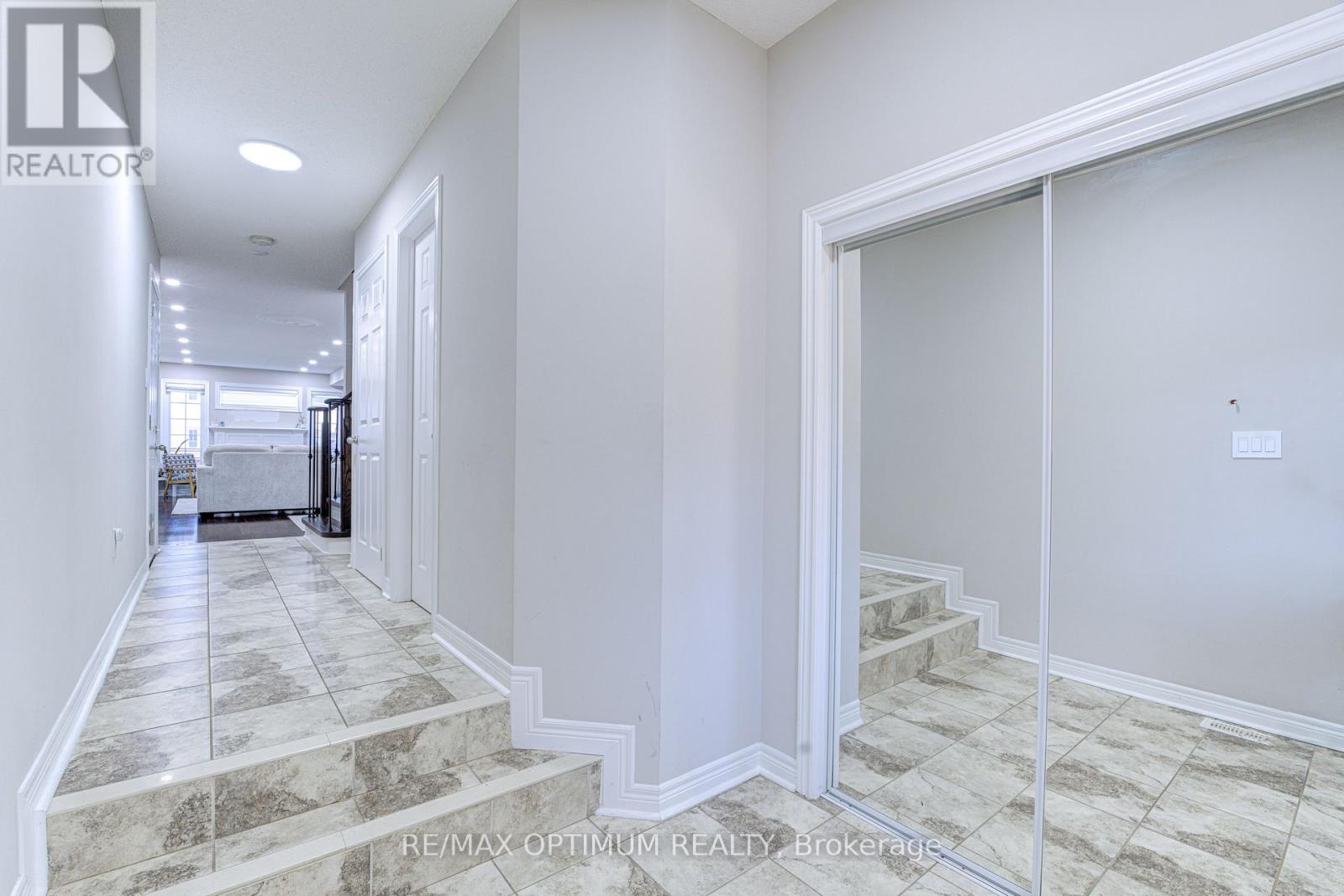 31 Keywood Street, Ajax, Ontario  L1Z 2E5 - Photo 4 - E13822742