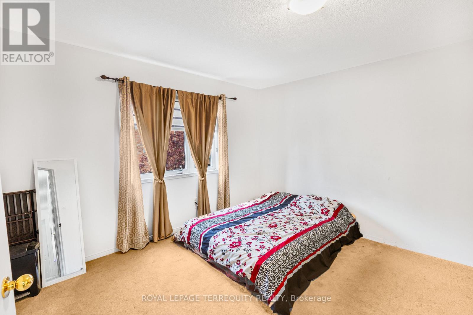 44 Thackery Drive, Ajax, Ontario  L1T 0B4 - Photo 15 - E13822824