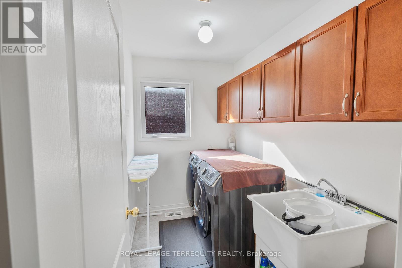 44 Thackery Drive, Ajax, Ontario  L1T 0B4 - Photo 21 - E13822824