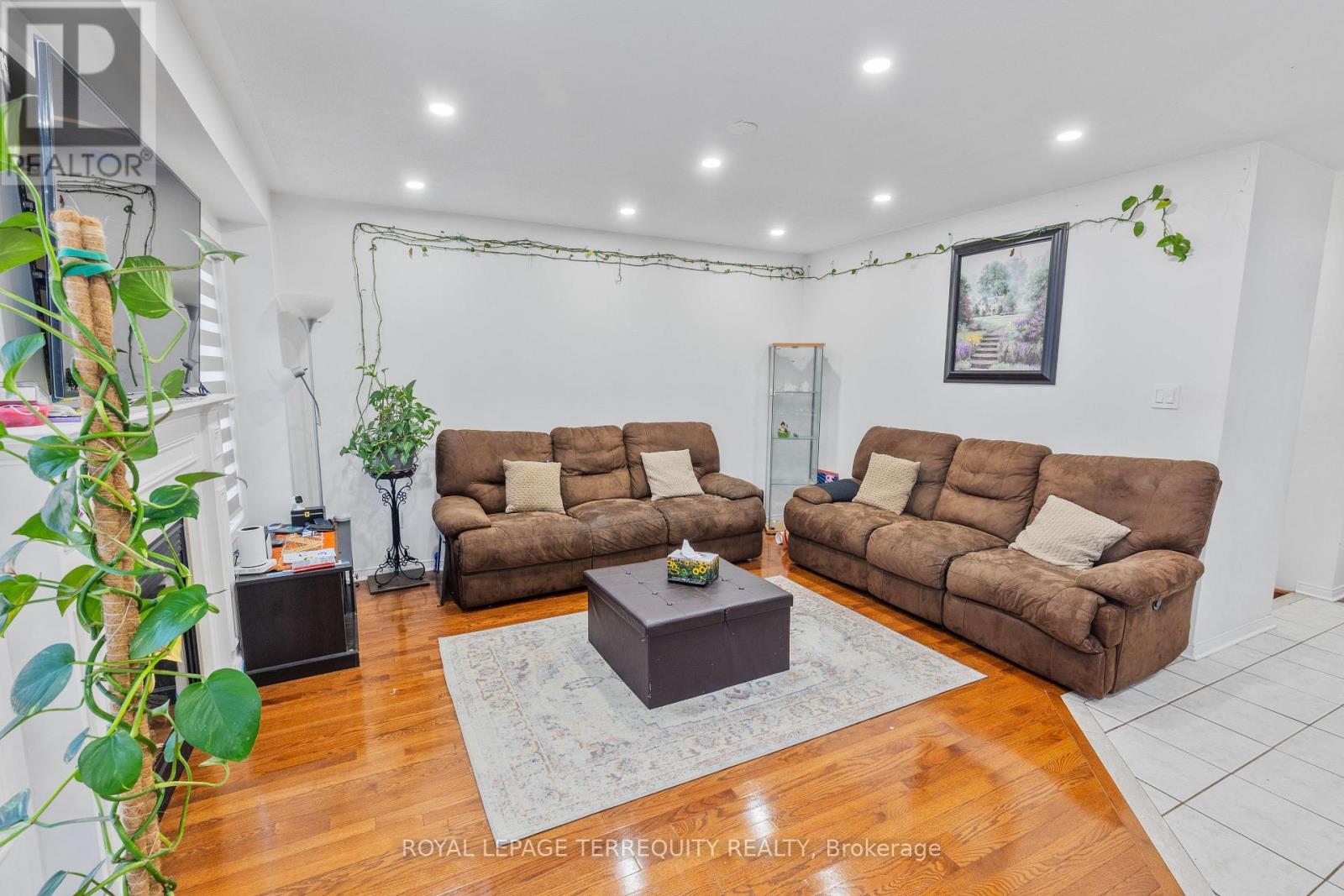44 Thackery Drive, Ajax, Ontario  L1T 0B4 - Photo 9 - E13822824
