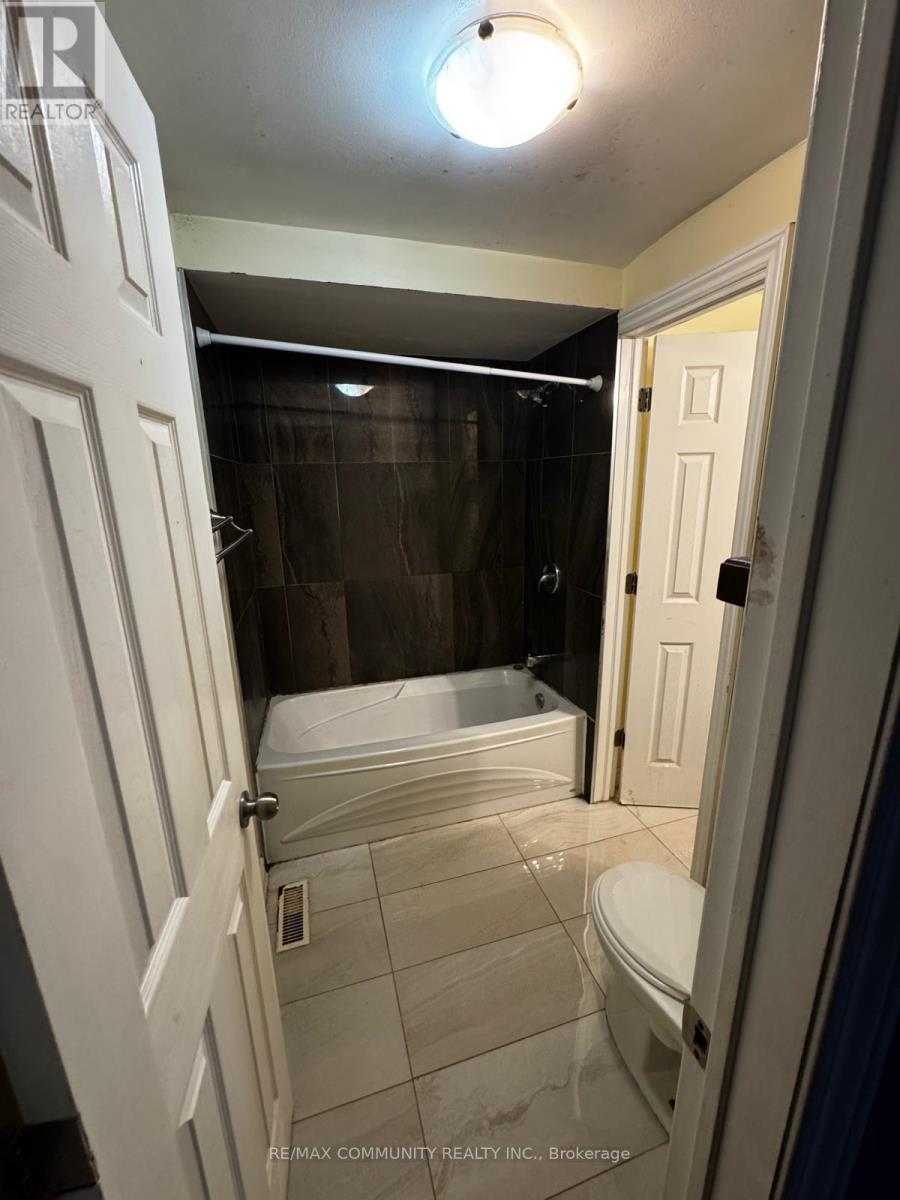 Upper - 56 Overlord Crescent, Toronto, Ontario  M1B 4P3 - Photo 16 - E13822828