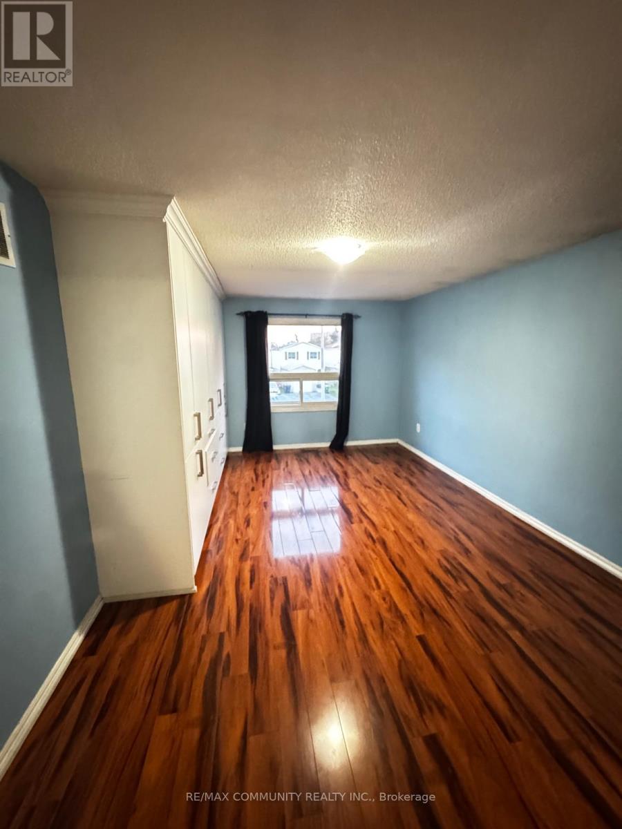 Upper - 56 Overlord Crescent, Toronto, Ontario  M1B 4P3 - Photo 20 - E13822828