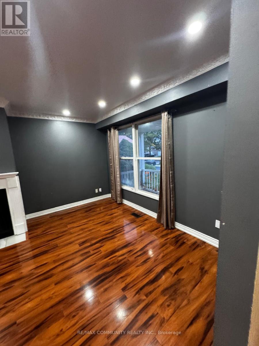 Upper - 56 Overlord Crescent, Toronto, Ontario  M1B 4P3 - Photo 3 - E13822828