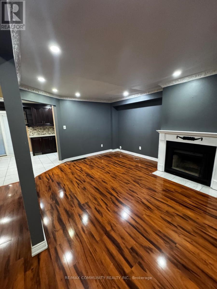 Upper - 56 Overlord Crescent, Toronto, Ontario  M1B 4P3 - Photo 4 - E13822828