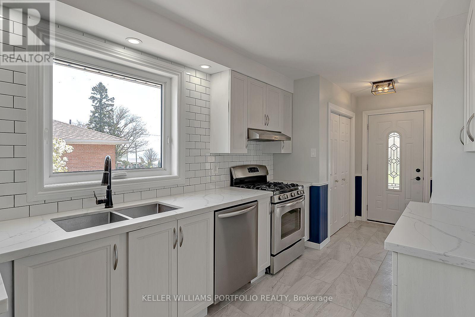 Main Flr - 1519 Lakeside Street, Oshawa, Ontario  L1J 3Y4 - Photo 7 - E13822928