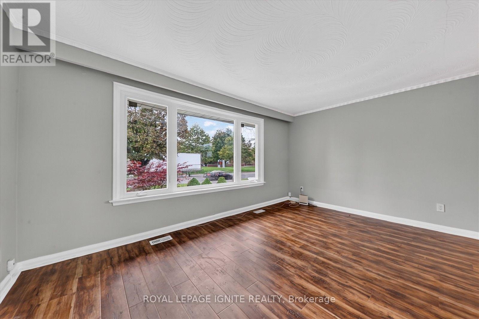 1197 Pharmacy Avenue, Toronto, Ontario  M1R 2H5 - Photo 11 - E13822936