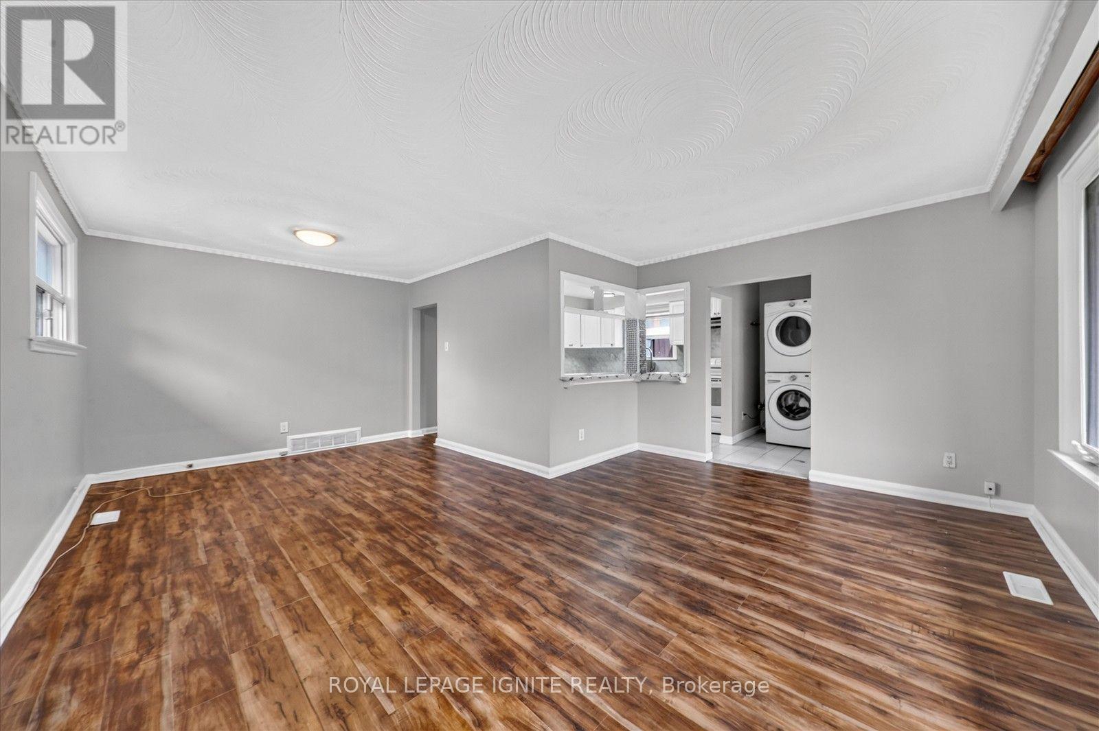 1197 Pharmacy Avenue, Toronto, Ontario  M1R 2H5 - Photo 13 - E13822936