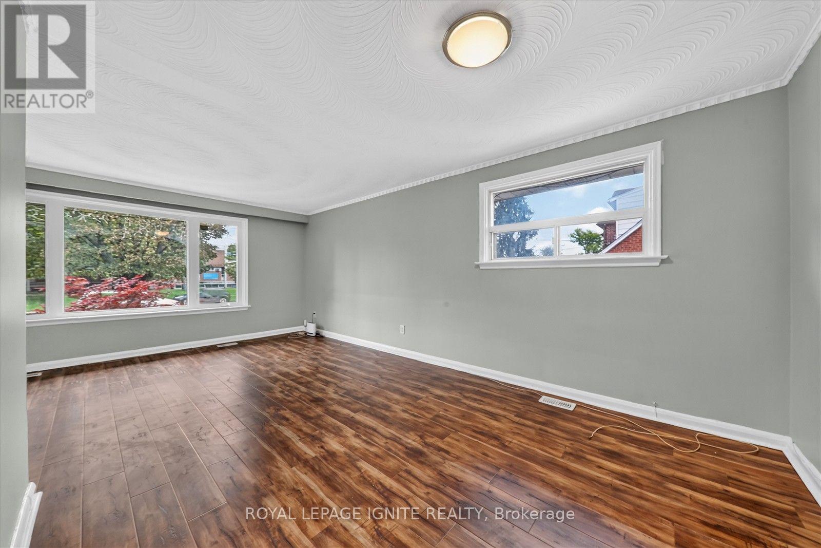 1197 Pharmacy Avenue, Toronto, Ontario  M1R 2H5 - Photo 15 - E13822936