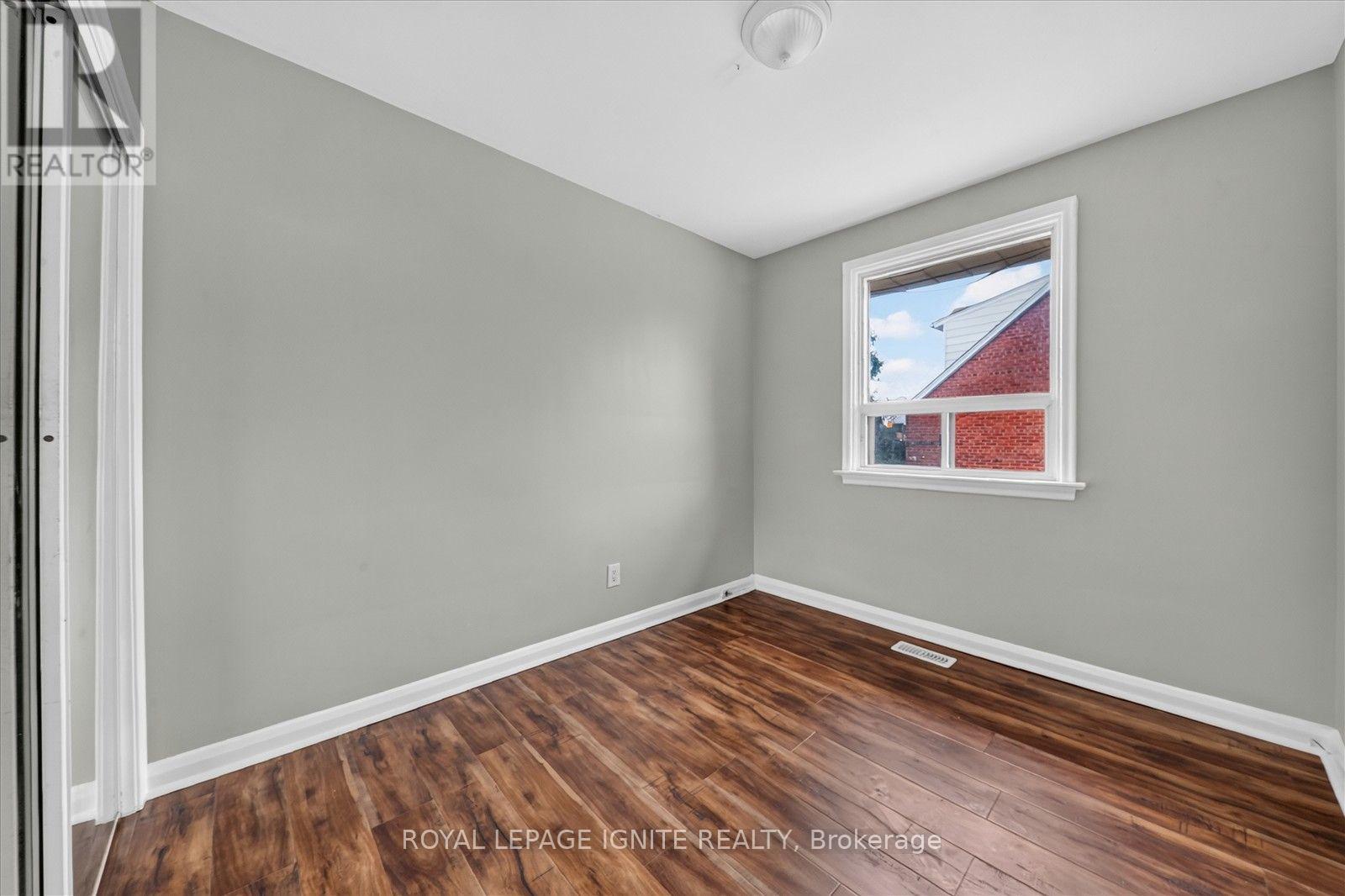 1197 Pharmacy Avenue, Toronto, Ontario  M1R 2H5 - Photo 16 - E13822936