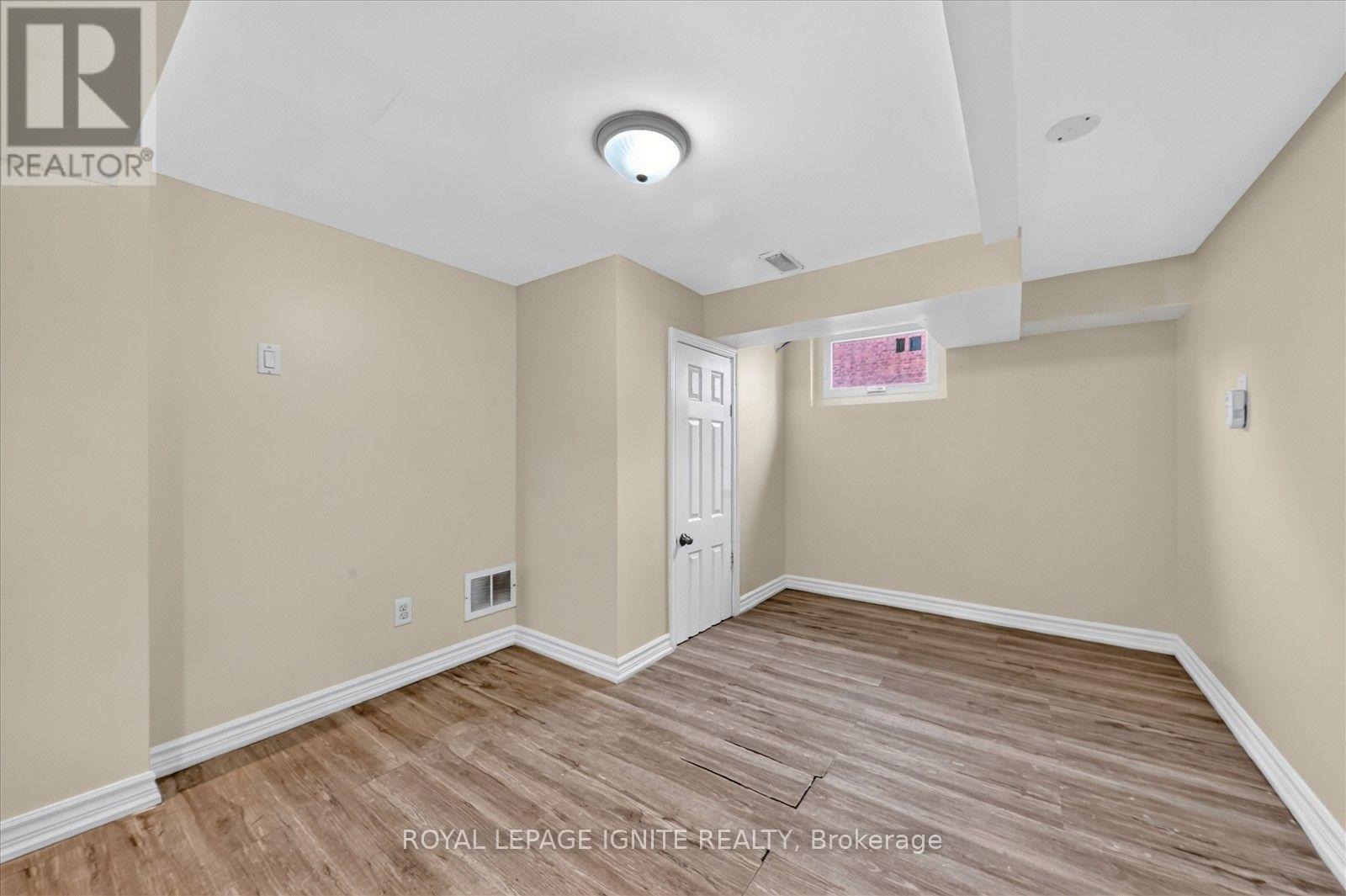 1197 Pharmacy Avenue, Toronto, Ontario  M1R 2H5 - Photo 26 - E13822936