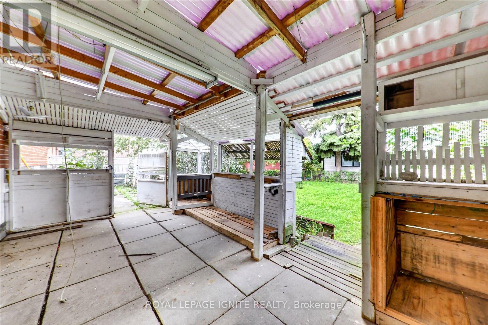 1197 Pharmacy Avenue, Toronto, Ontario  M1R 2H5 - Photo 38 - E13822936