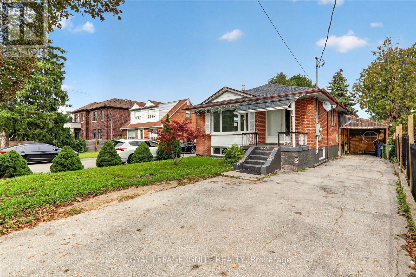1197 Pharmacy Avenue, Toronto, Ontario  M1R 2H5 - Photo 4 - E13822936