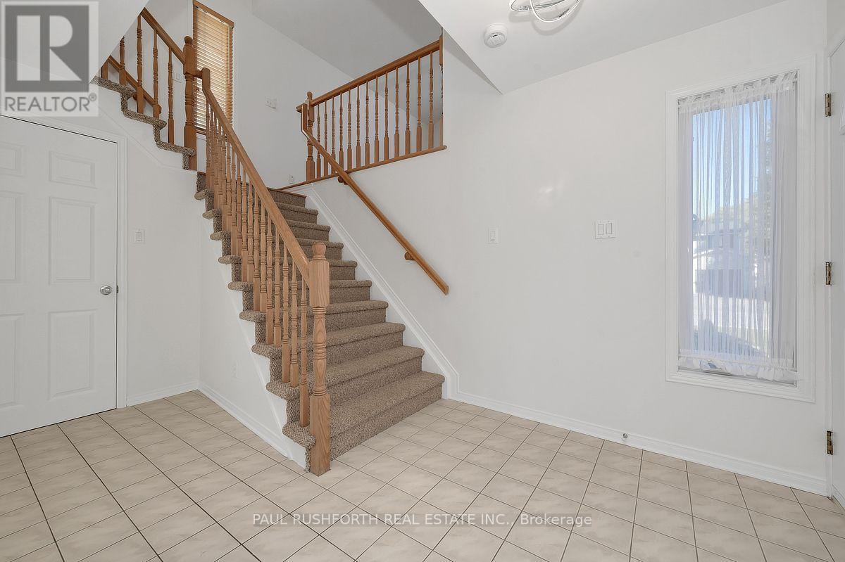 1644 Toulouse Crescent, Ottawa, Ontario  K1C 6K5 - Photo 3 - X13822888