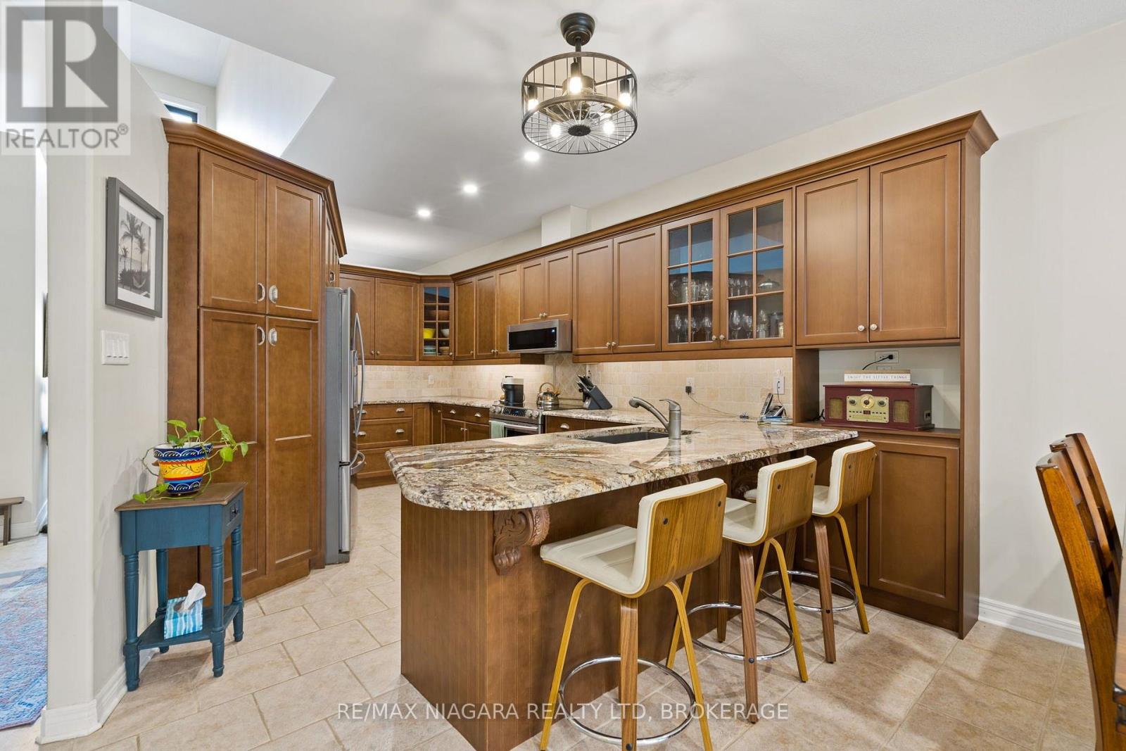2487 Walker Court, Niagara Falls (Stamford), Ontario L2J 0A2 - Photo 7 - X13822960