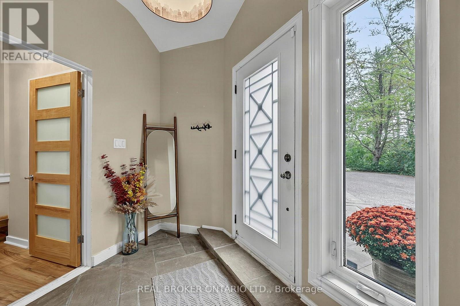 18061 Highway 48, East Gwillimbury (Mt Albert), Ontario L0G 1E0 - Photo 5 - N13822796