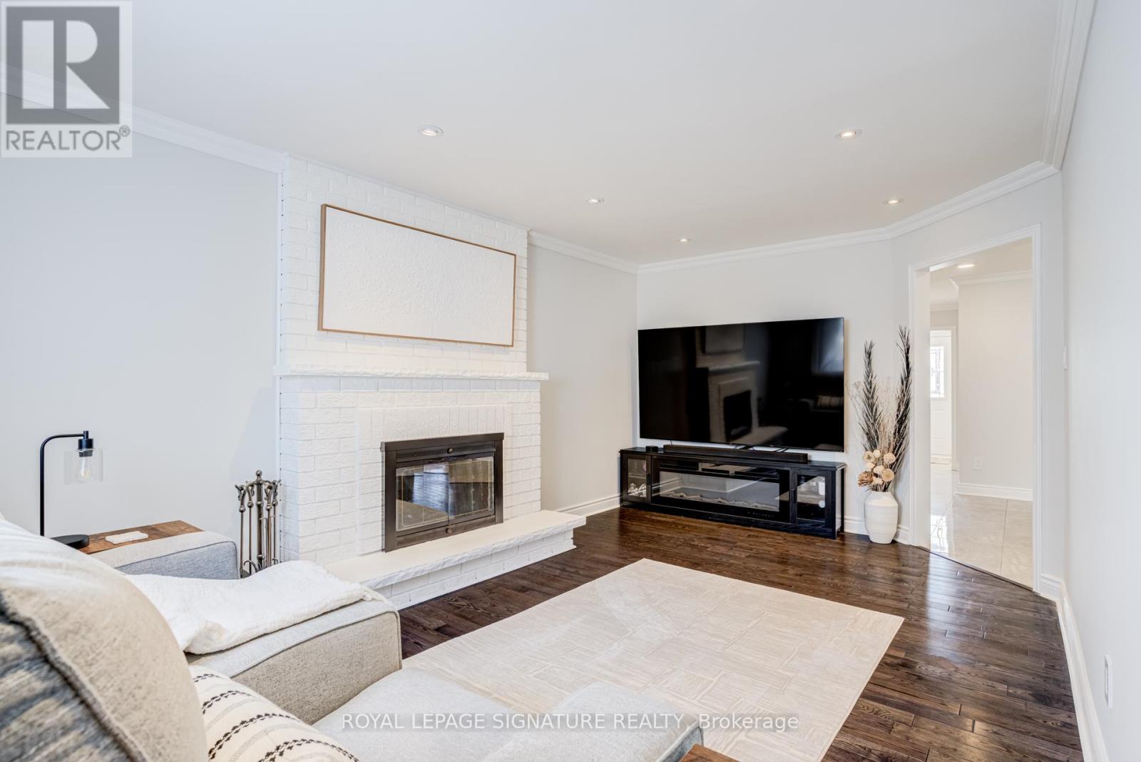 5 Longhouse Street, Vaughan (East Woodbridge), Ontario  L4L 4Z3 - Photo 4 - N13822942