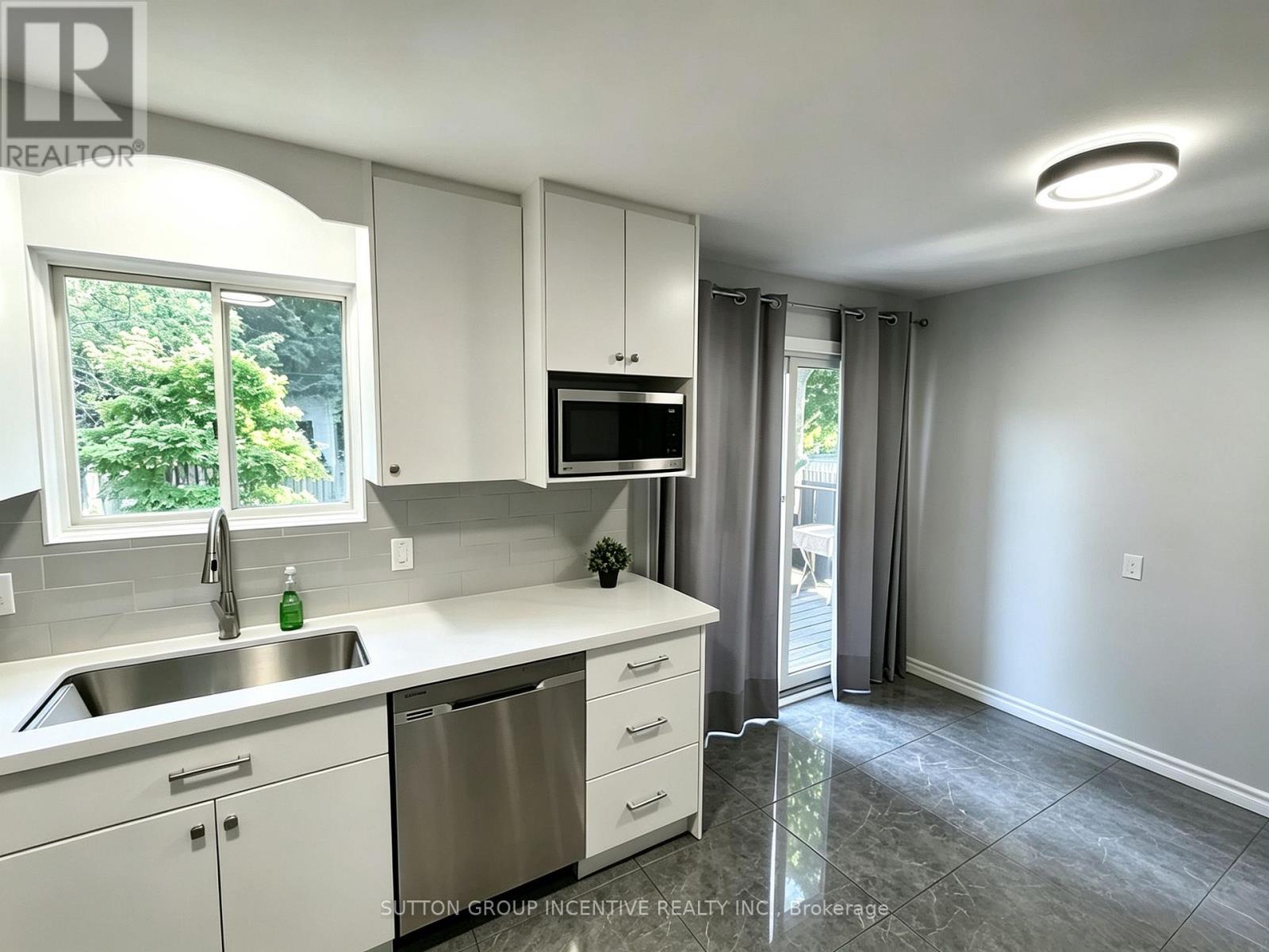 110 College Crescent, Barrie, Ontario  L4M 5C9 - Photo 10 - S13822632