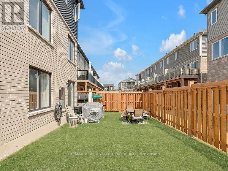 1 - 14 Pumpkin Corner Crescent, Barrie, Ontario  L9J 0T6 - Photo 11 - S13822918