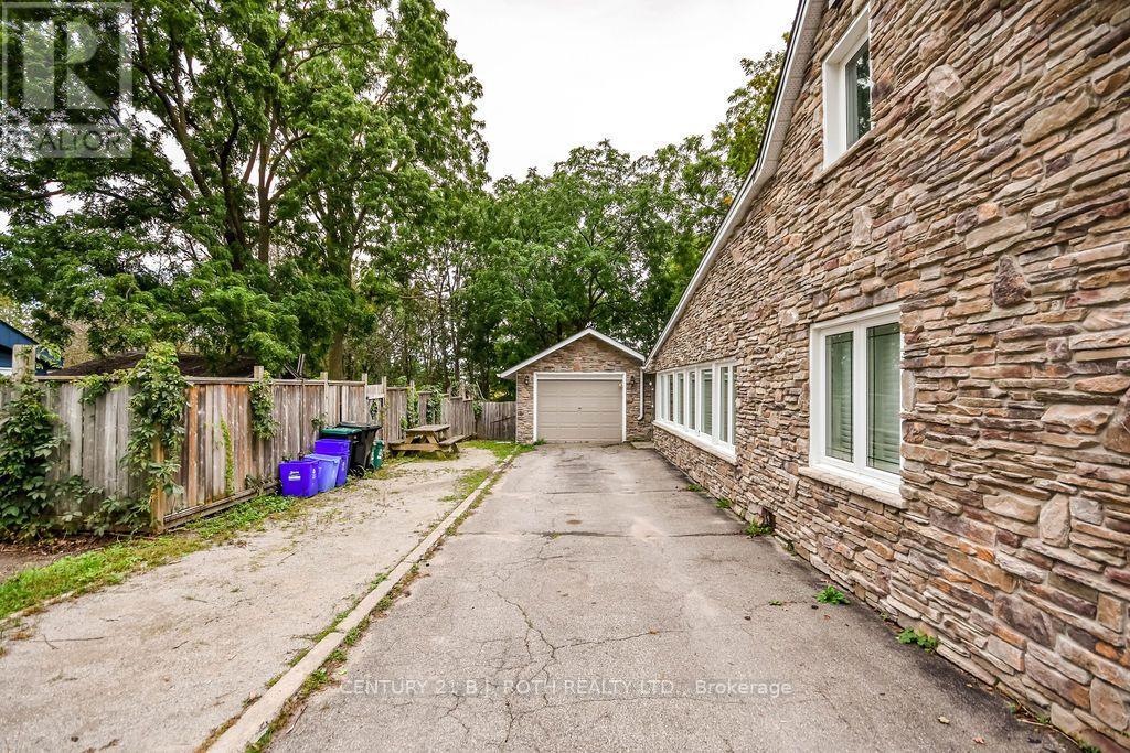 45 Grove Street W, Barrie (Queen's Park), Ontario  L4N 1M6 - Photo 2 - S13822934