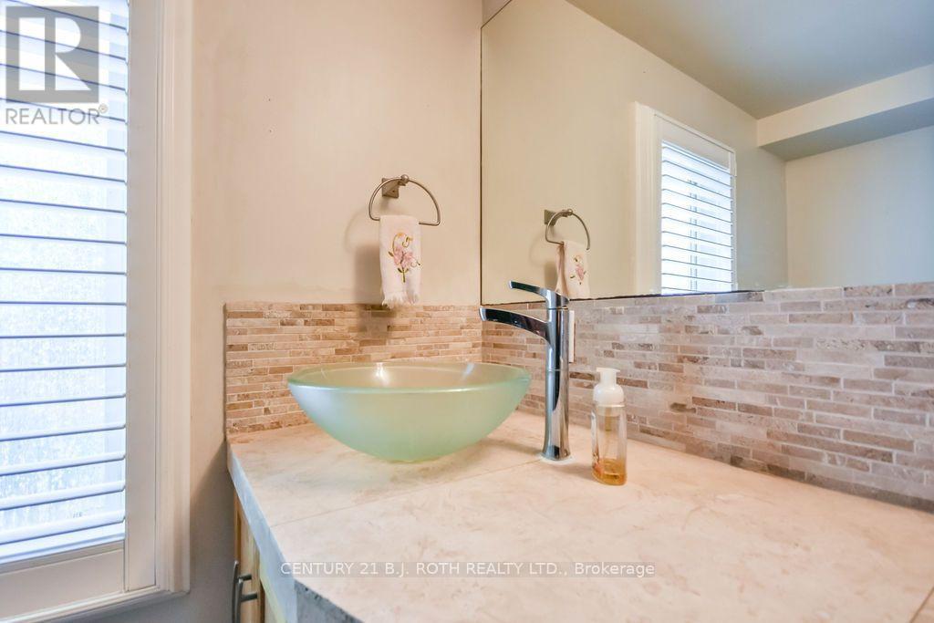45 Grove Street W, Barrie (Queen's Park), Ontario  L4N 1M6 - Photo 5 - S13822934