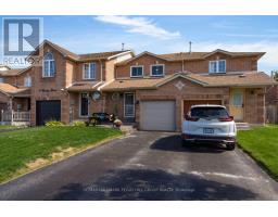 11 CARIBOU COURT, Barrie, Ontario
