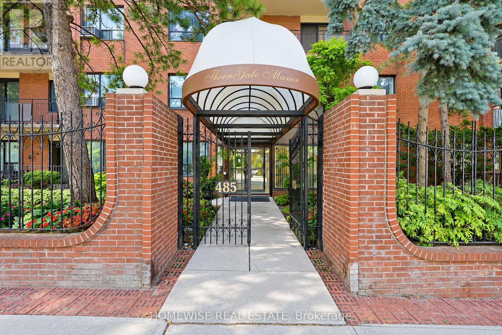 210 - 485 Kingston Road, Toronto, Ontario  M4L 1V6 - Photo 3 - E13787258