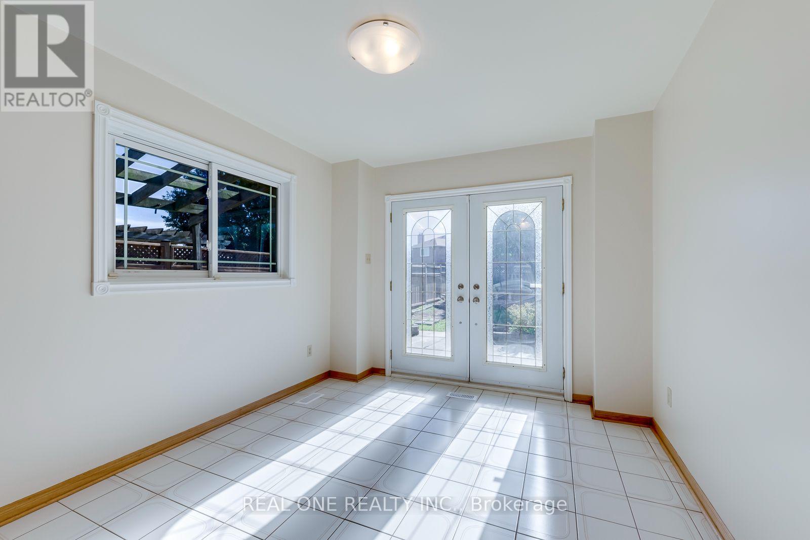 1332 Greenwood Crescent, Oakville, Ontario  L6J 6V3 - Photo 18 - W13822652