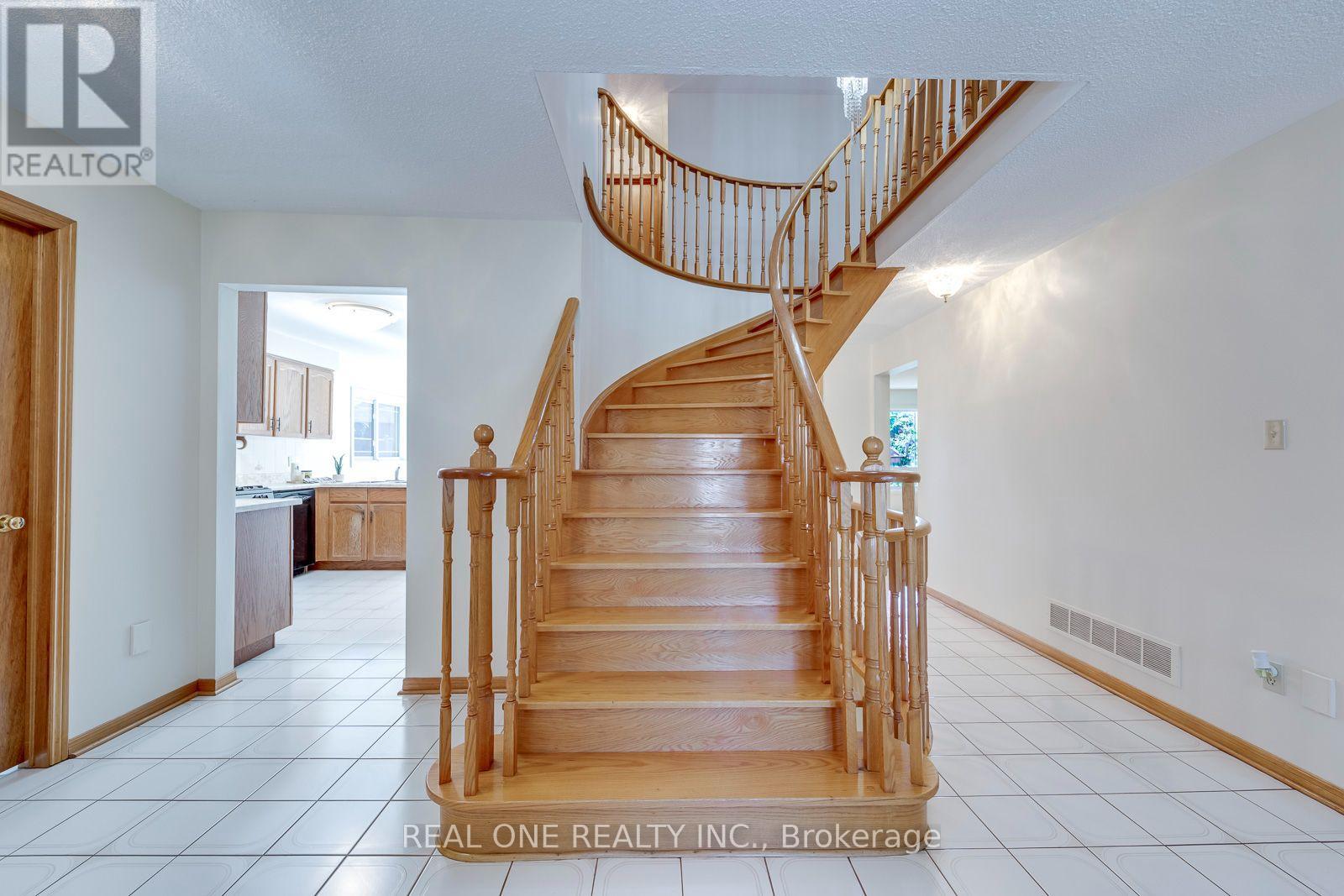 1332 Greenwood Crescent, Oakville, Ontario  L6J 6V3 - Photo 21 - W13822652