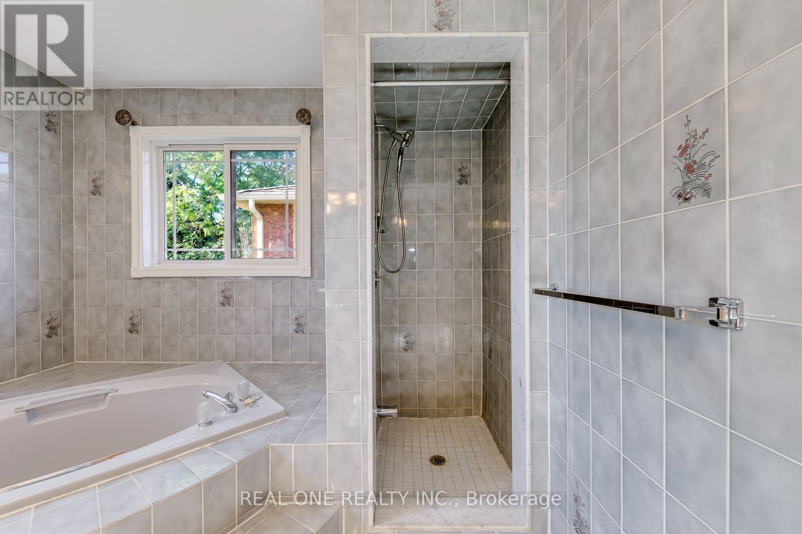 1332 Greenwood Crescent, Oakville, Ontario  L6J 6V3 - Photo 30 - W13822652