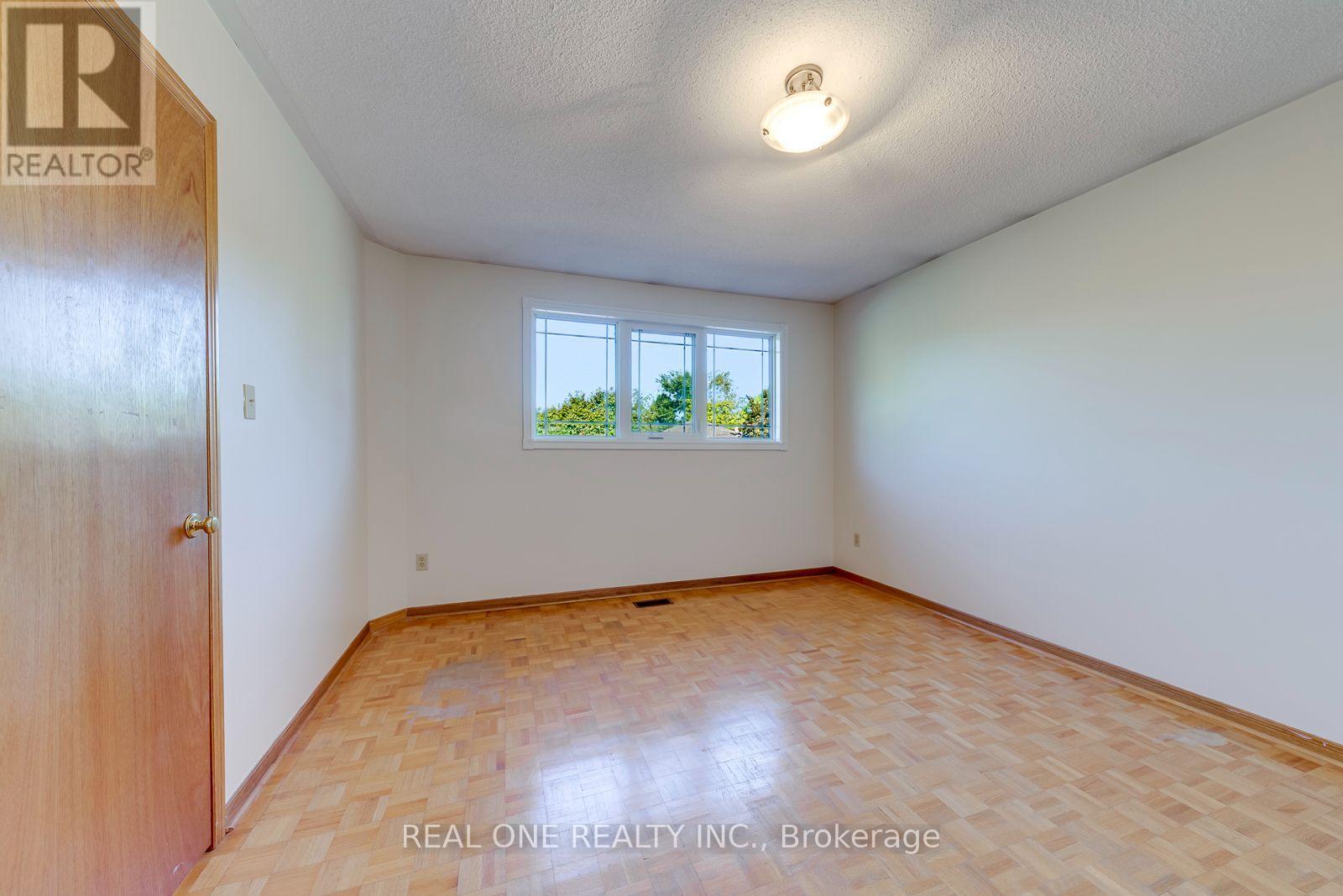 1332 Greenwood Crescent, Oakville, Ontario  L6J 6V3 - Photo 32 - W13822652