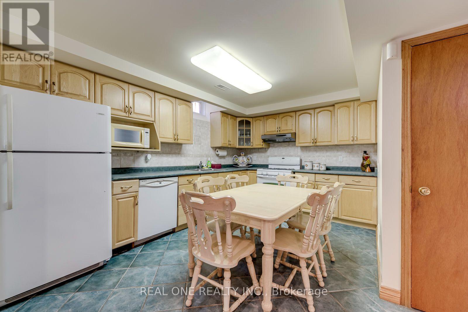 1332 Greenwood Crescent, Oakville, Ontario  L6J 6V3 - Photo 40 - W13822652