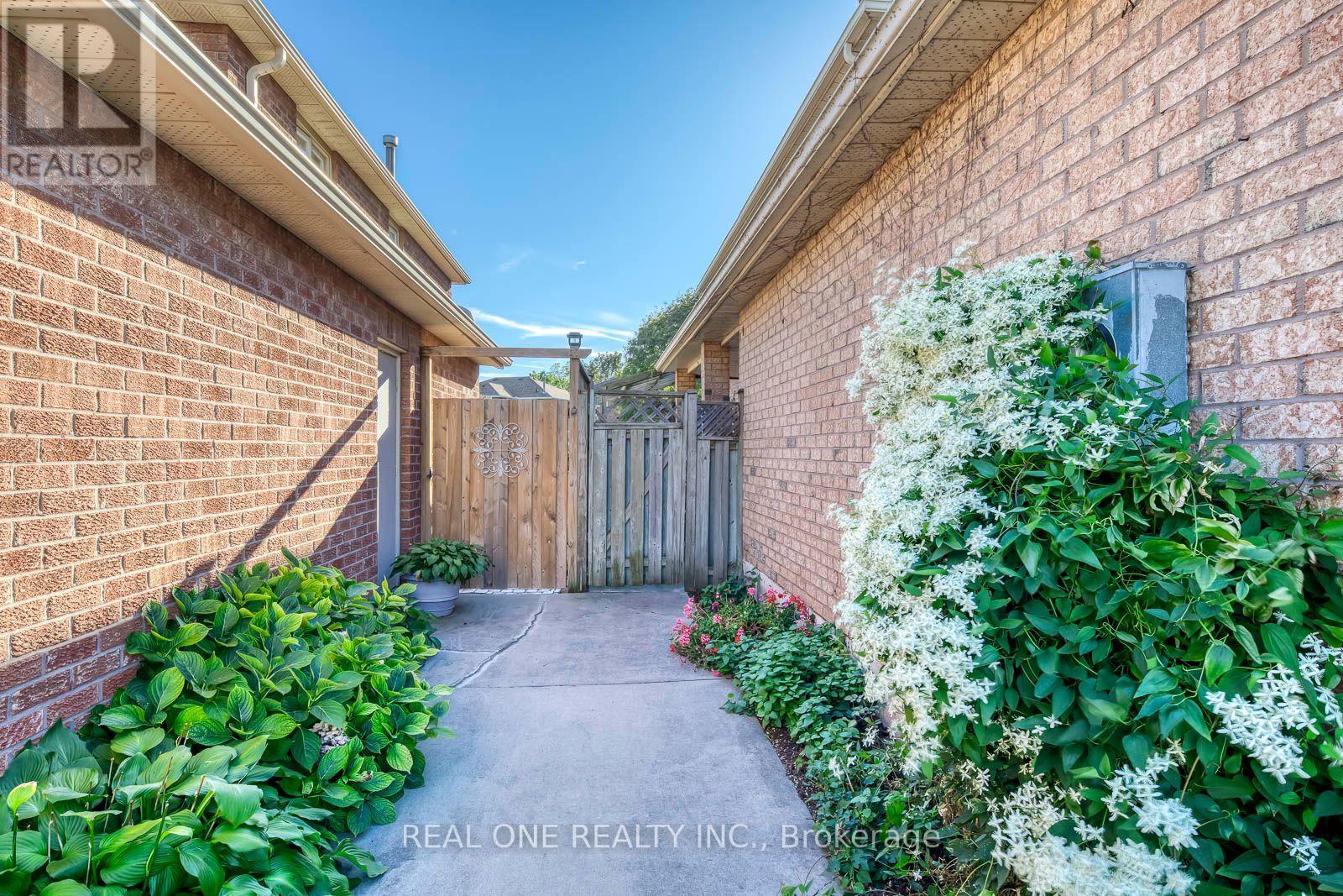 1332 Greenwood Crescent, Oakville, Ontario  L6J 6V3 - Photo 45 - W13822652