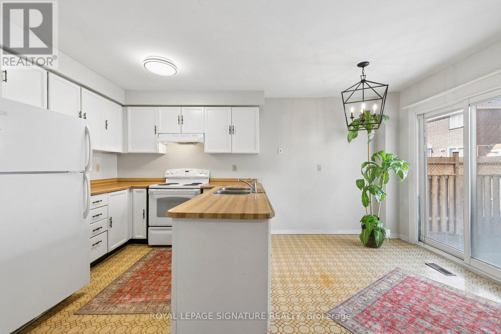156 Macedonia Crescent, Mississauga (Fairview), Ontario  L5B 3J5 - Photo 13 - W13822736