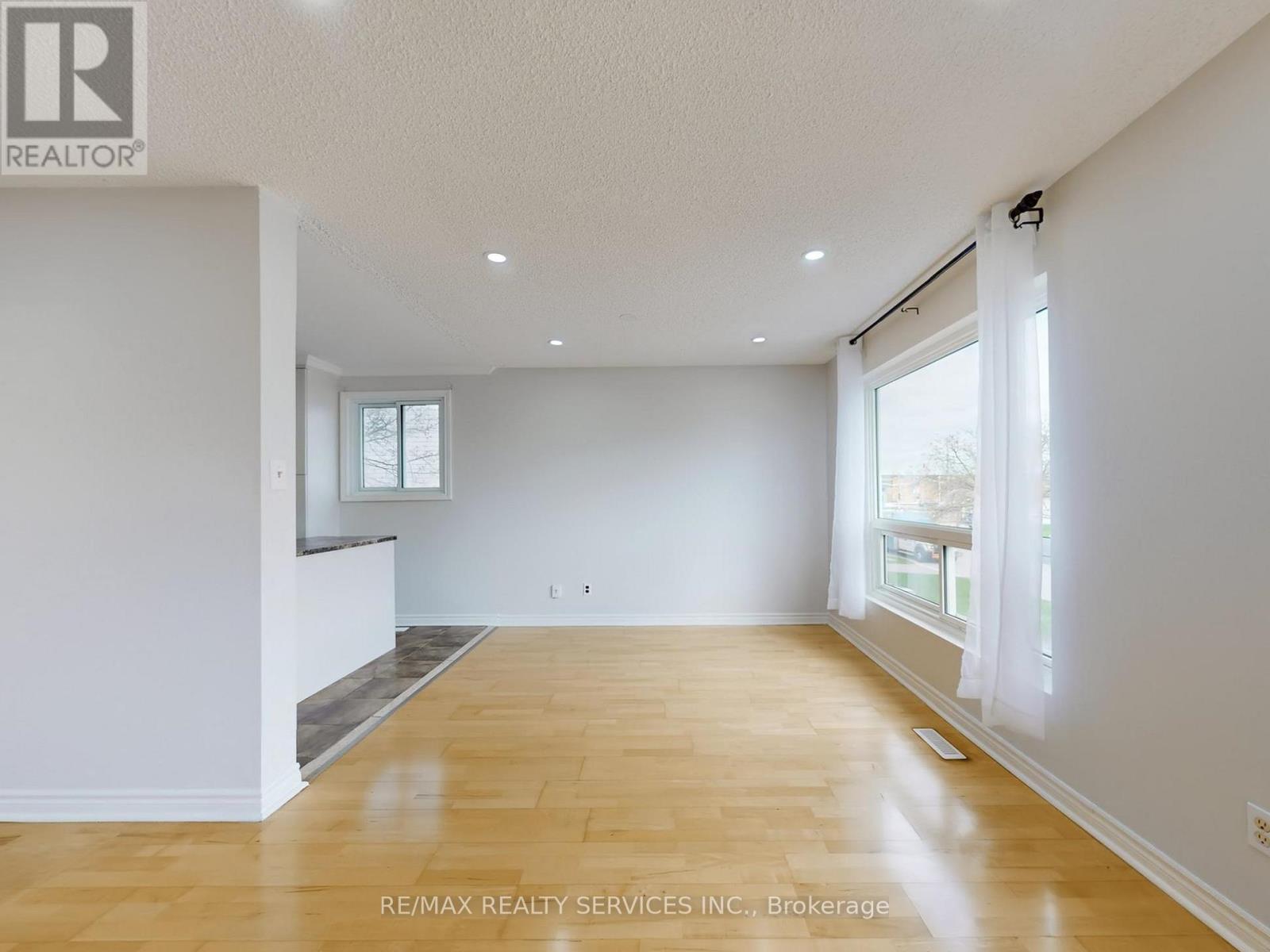 9 Glenridge Road, Brampton, Ontario  L6S 1N2 - Photo 11 - W13822804