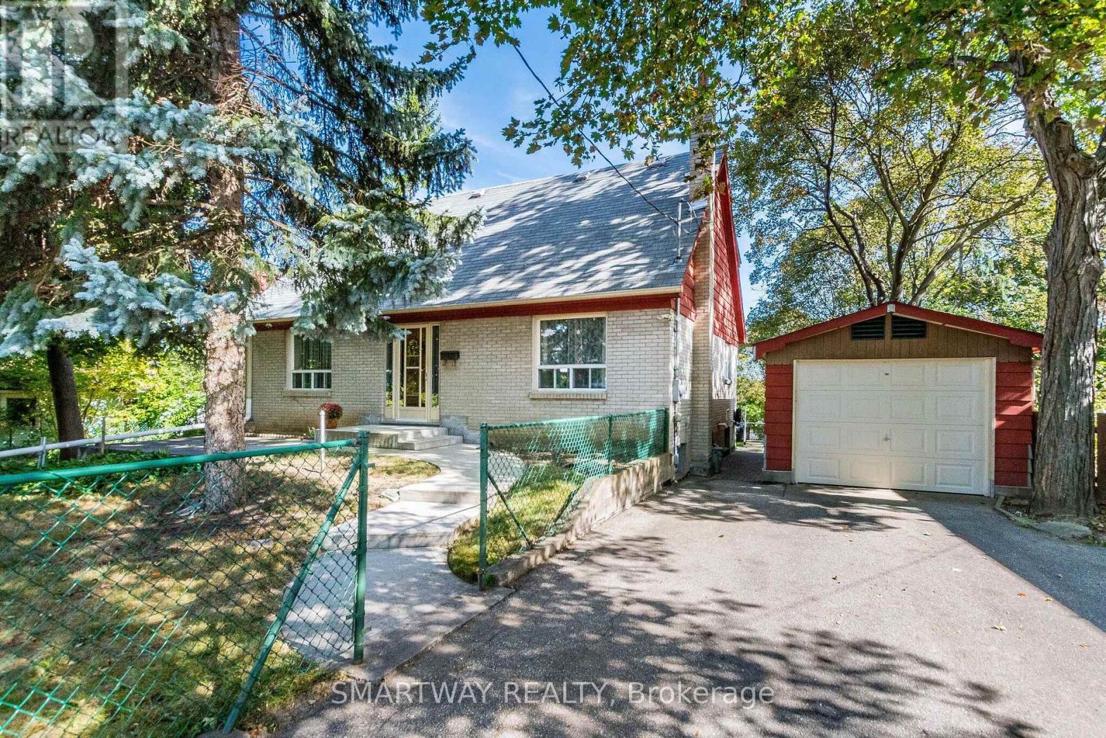 66 ISABELLA STREET, Brampton, Ontario