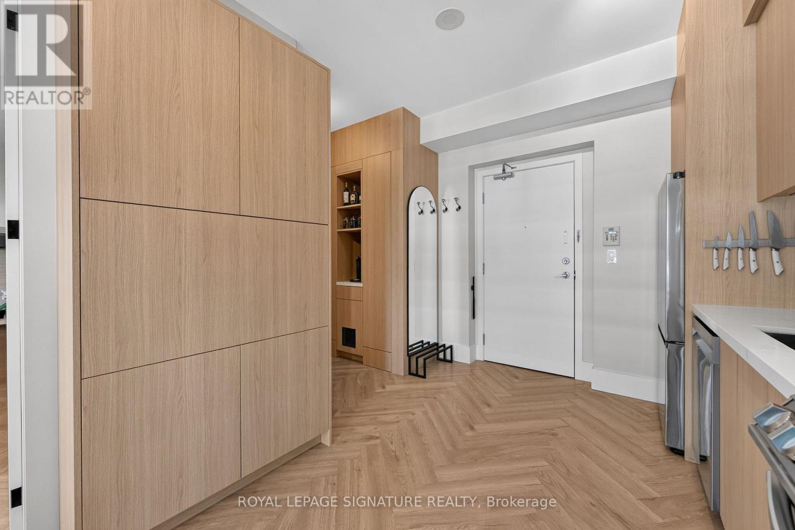 706 - 33 Shore Breeze Drive, Toronto (Mimico), Ontario  M8V 0G1 - Photo 3 - W13822994