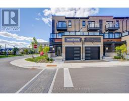 12 - 10 LYTHAM GREEN CIRCLE, Newmarket, Ontario