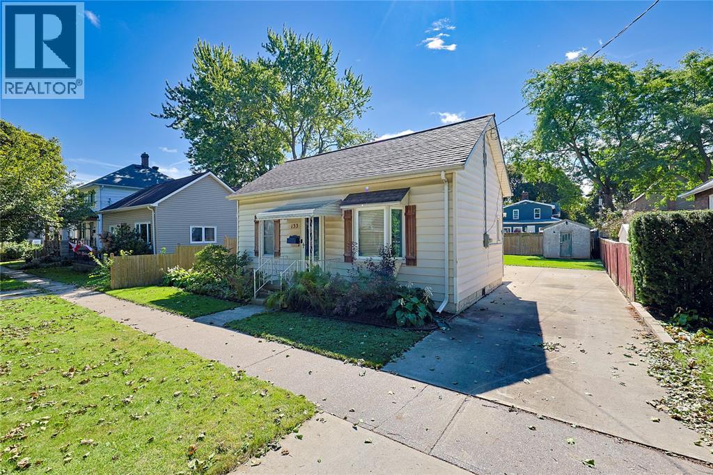 133 Bright Street, Sarnia, Ontario N7T 4E6 - Photo 3 - 26023400